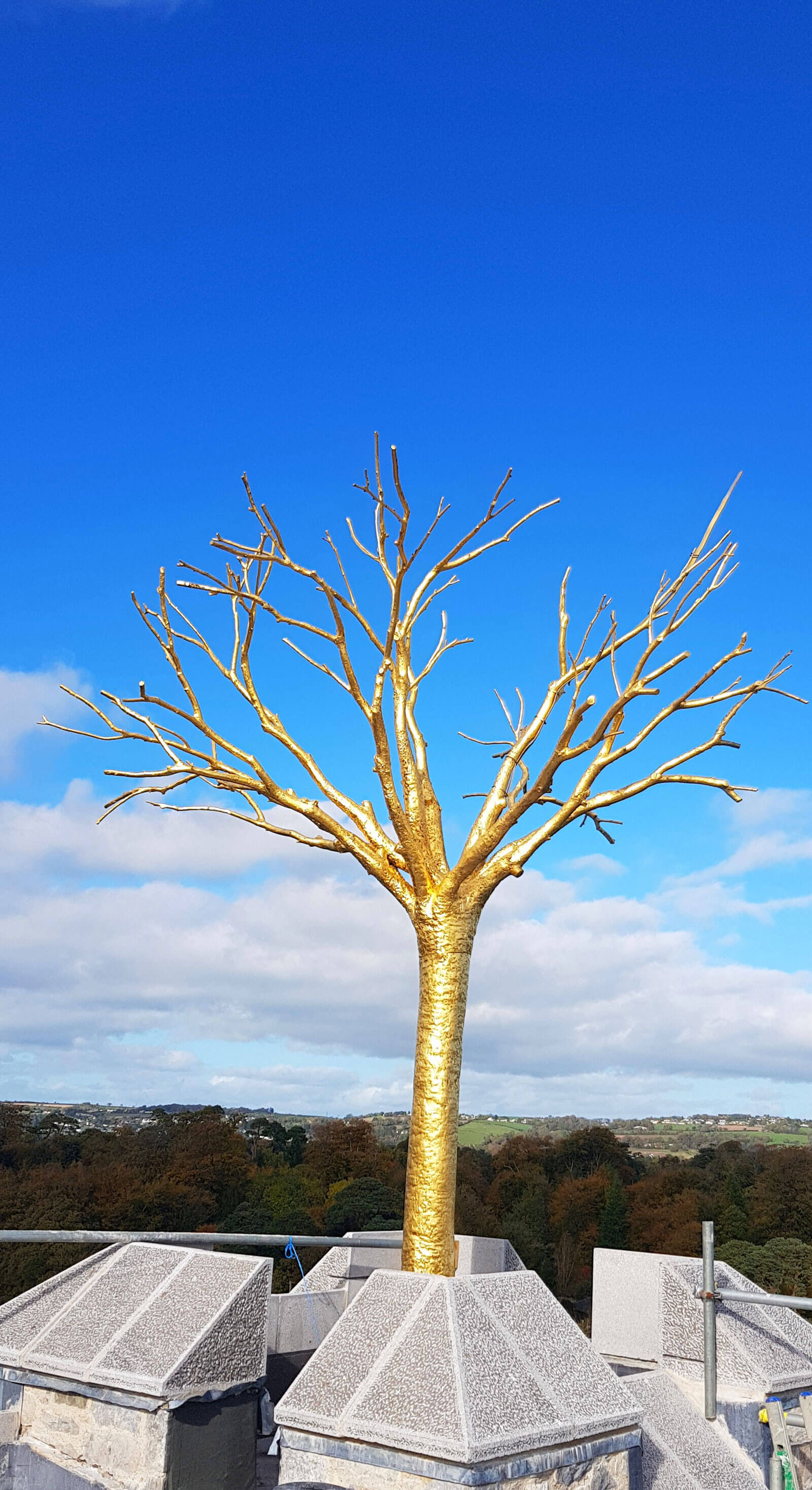 detail 5 meter gold tree belvelly castle